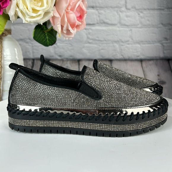 MUGUAN COMPANY - 1997 Black Silver Jeweled Slip On Flats - Picture 5 of 17
